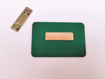 Plakietka eventowa z numerem trackowalnym oraz logem GC