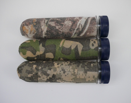 Preforma PET 15,5 x 3,8 cm z taśmą maskującą z motywem leśnym.