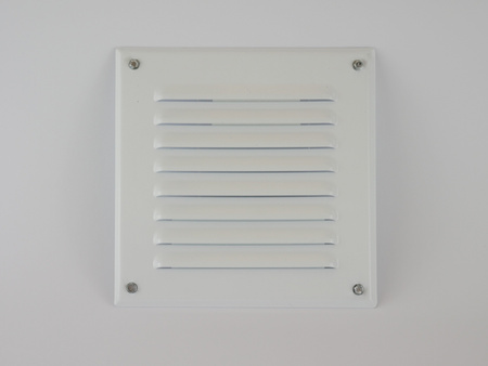 Kratka wentylacyjna - kesz magnetyczny. Biała