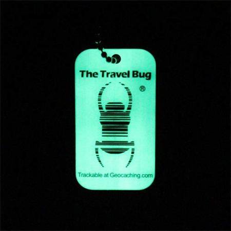 Geocaching QR Travel Bug® - świecący w ciemności